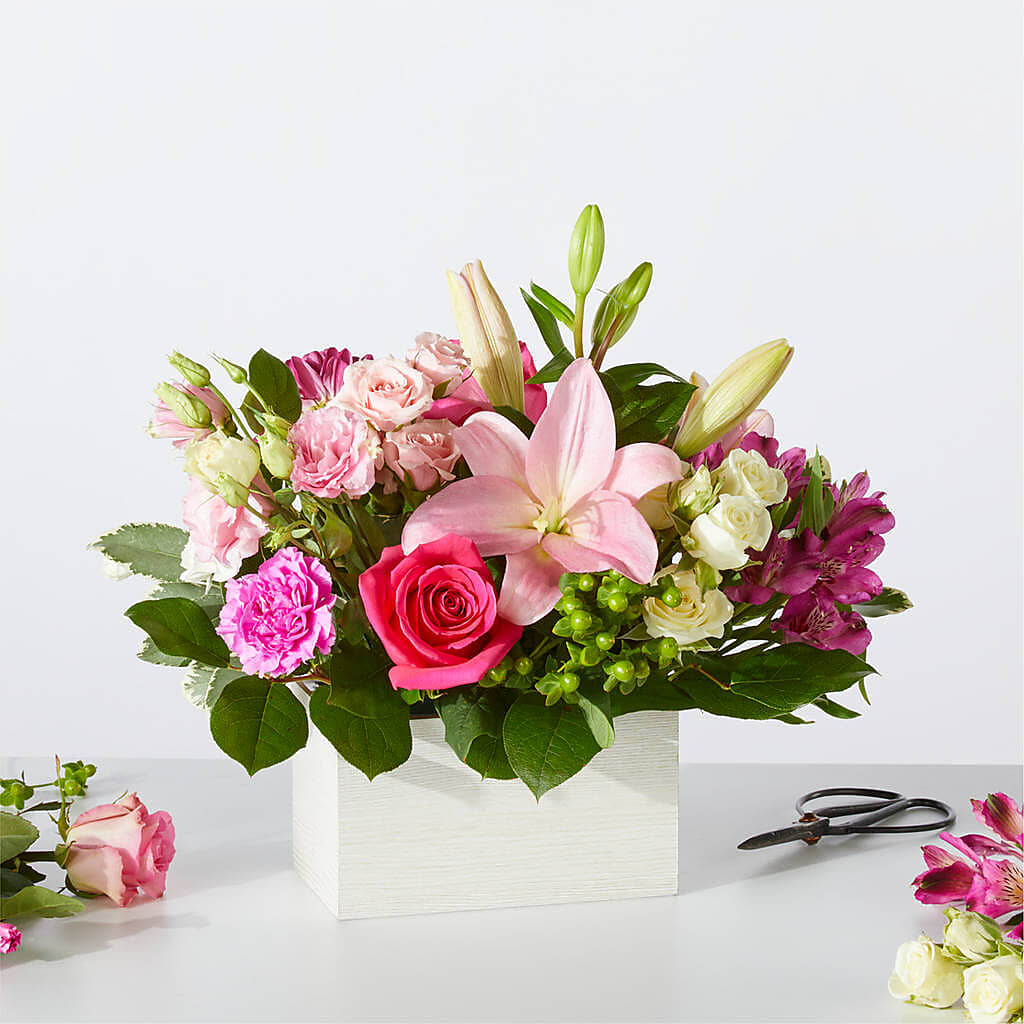 Sweetberry Box – A Florist Original – Dynamic Flowers Of Royal Oak, Royal Oak MI
