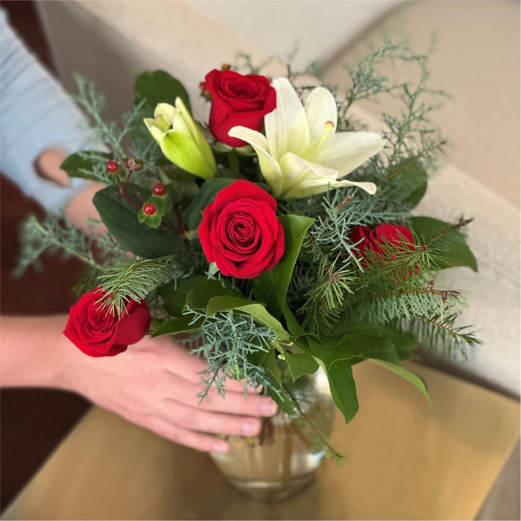 Glittering Lights Bouquet – Dynamic Flowers Of Royal Oak, Royal Oak MI