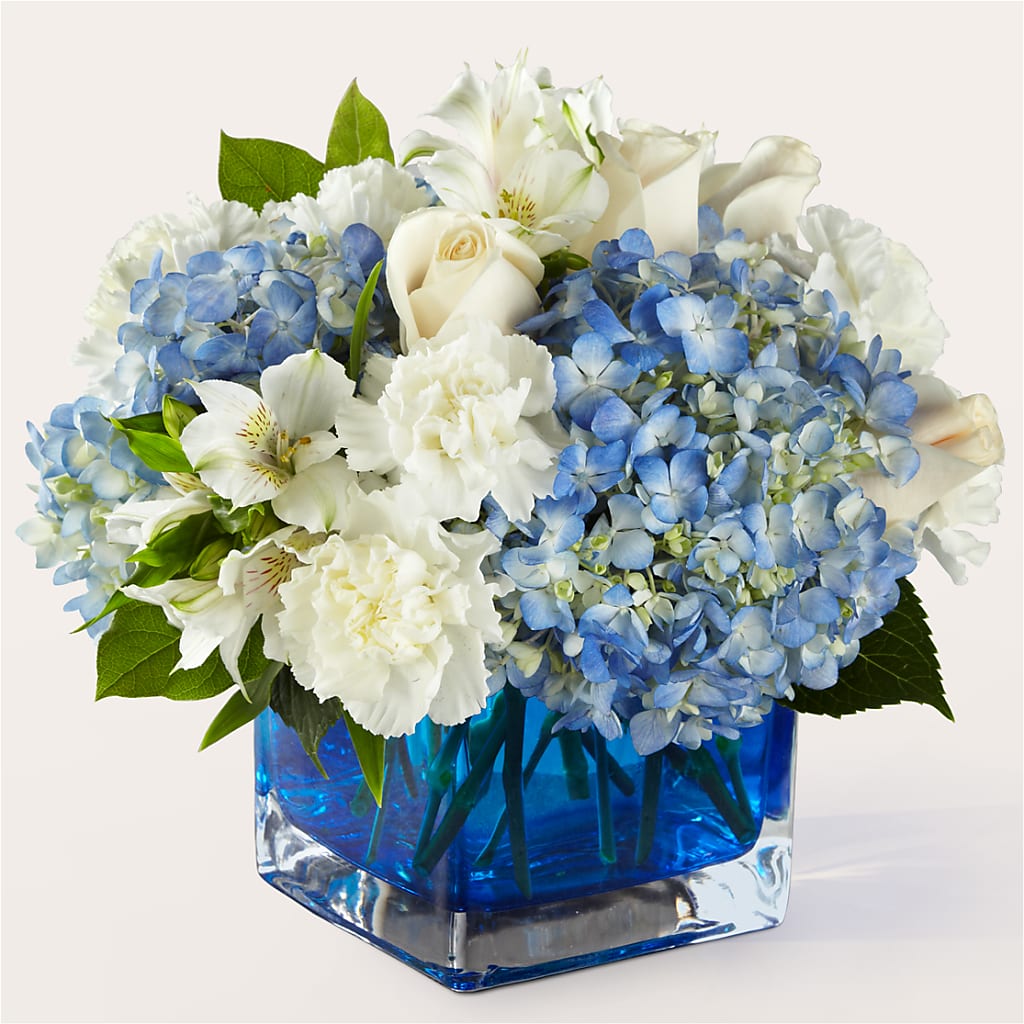 Soothing Waters Bouquet – Dynamic Flowers Of Royal Oak, Royal Oak MI