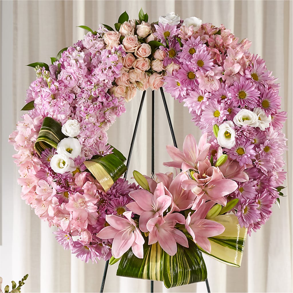 Gift of Warmth Wreath – Dynamic Flowers Of Royal Oak, Royal Oak MI