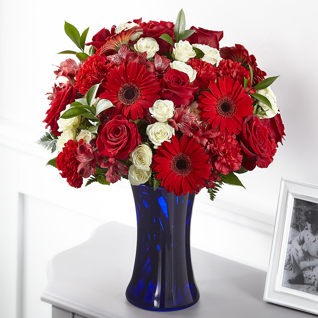 Hearts Embrace Bouquet – Dynamic Flowers Of Royal Oak, Royal Oak MI