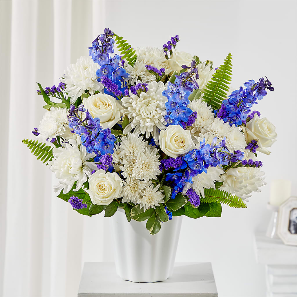 Hold Dear Tabletop Basket – Dynamic Flowers Of Royal Oak, Royal Oak MI