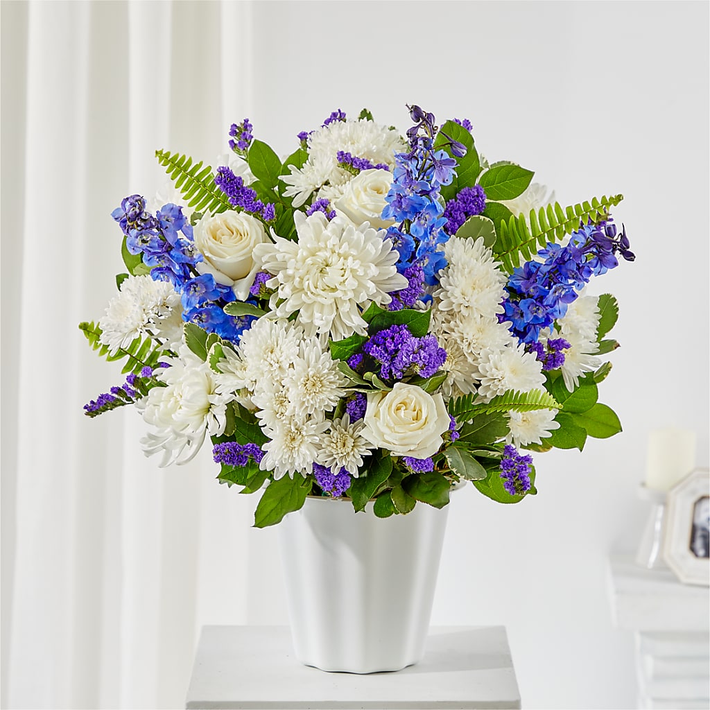 Hold Dear Tabletop Basket – Dynamic Flowers Of Royal Oak, Royal Oak MI