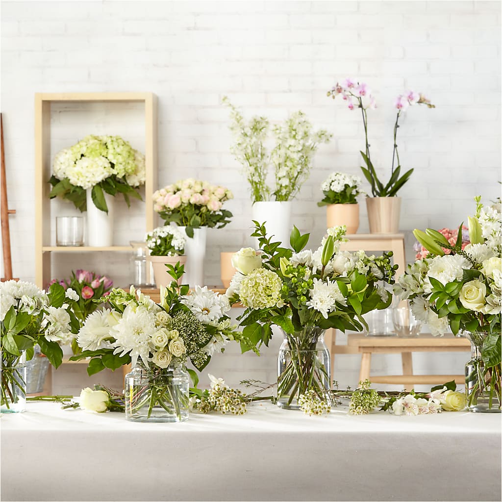 Classic Ivory – A Florist Original – Dynamic Flowers Of Royal Oak, Royal Oak MI