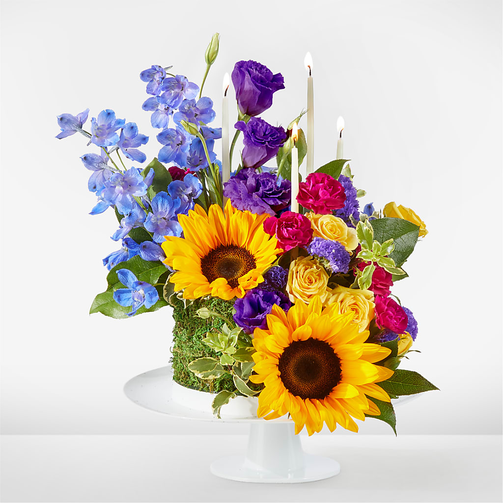 Star of the Day Floral Cake – Dynamic Flowers Of Royal Oak, Royal Oak MI
