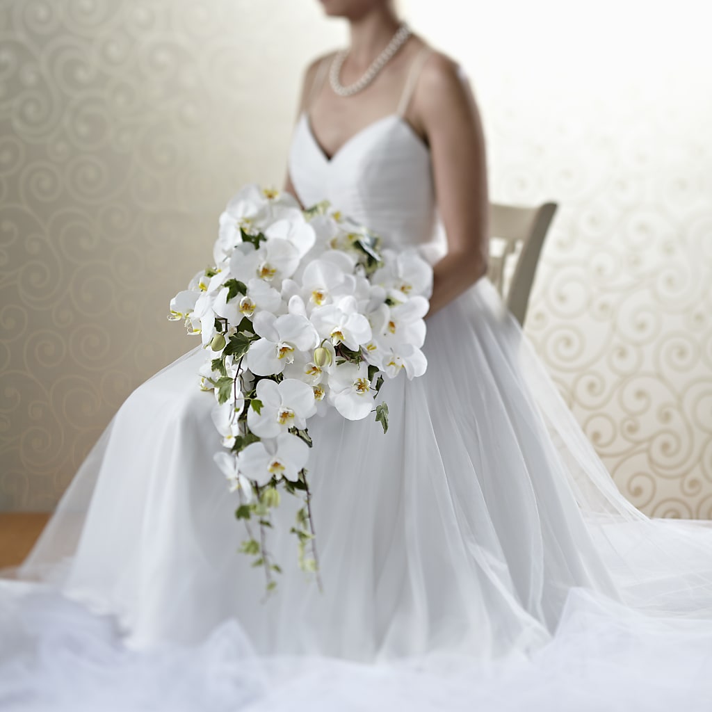 Classic White Bouquet – Dynamic Flowers Of Royal Oak, Royal Oak MI