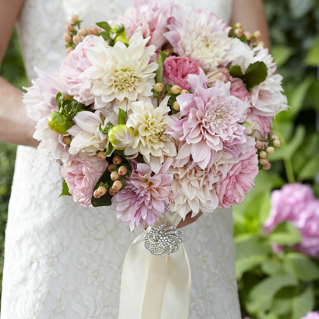 Heart's Promise Bouquet – Dynamic Flowers Of Royal Oak, Royal Oak MI