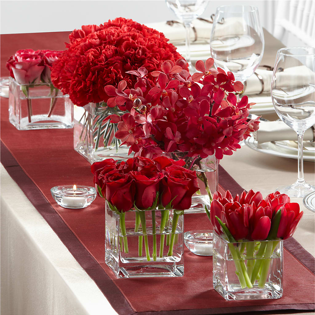 Modern Grace Centerpiece – Dynamic Flowers Of Royal Oak, Royal Oak MI