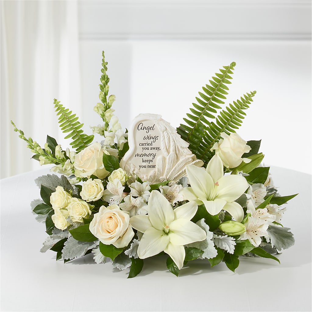 Holding You Close Arrangement –  Dynamic Flowers Of Royal Oak, Royal Oak MI