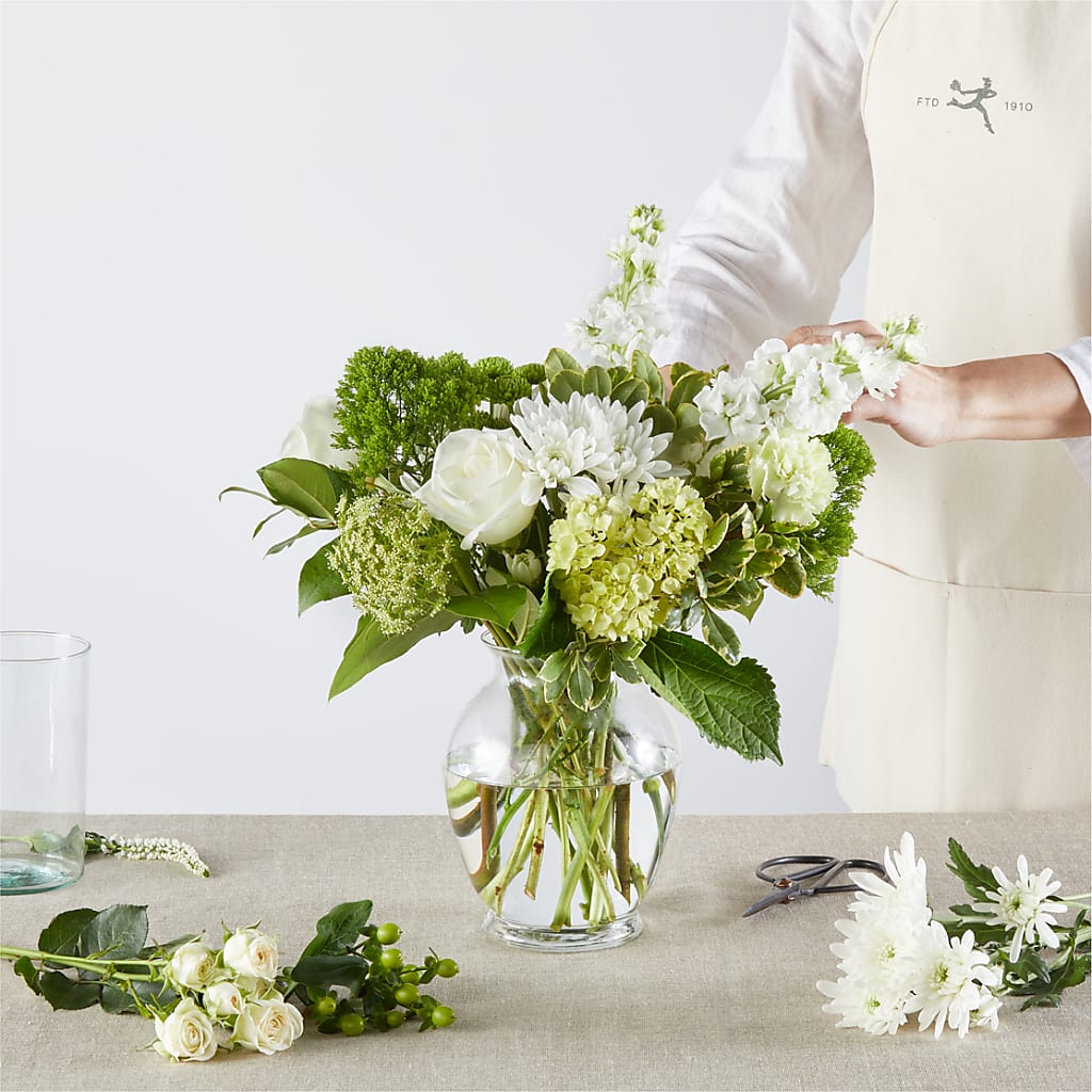 Irish Garden - A Florist Original –  Dynamic Flowers Of Royal Oak, Royal Oak MI