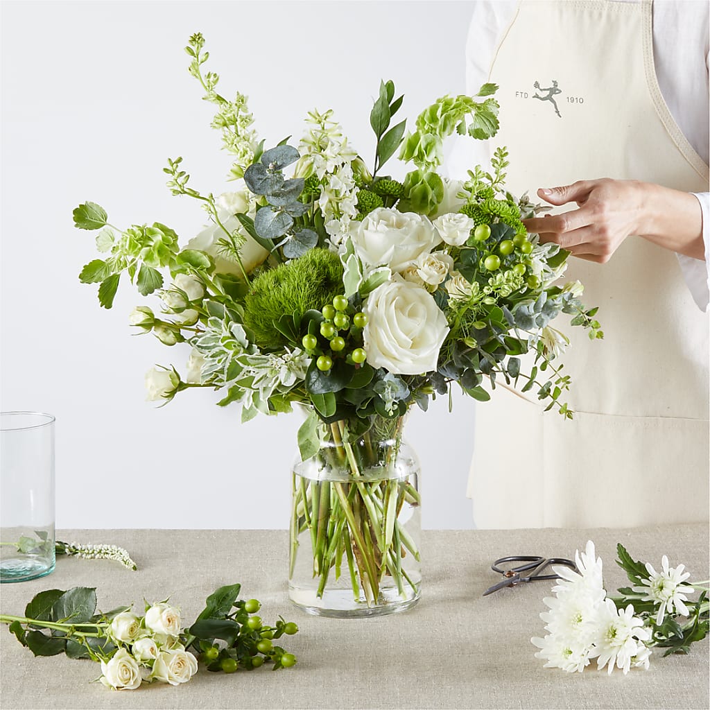 Irish Garden - A Florist Original –  Dynamic Flowers Of Royal Oak, Royal Oak MI