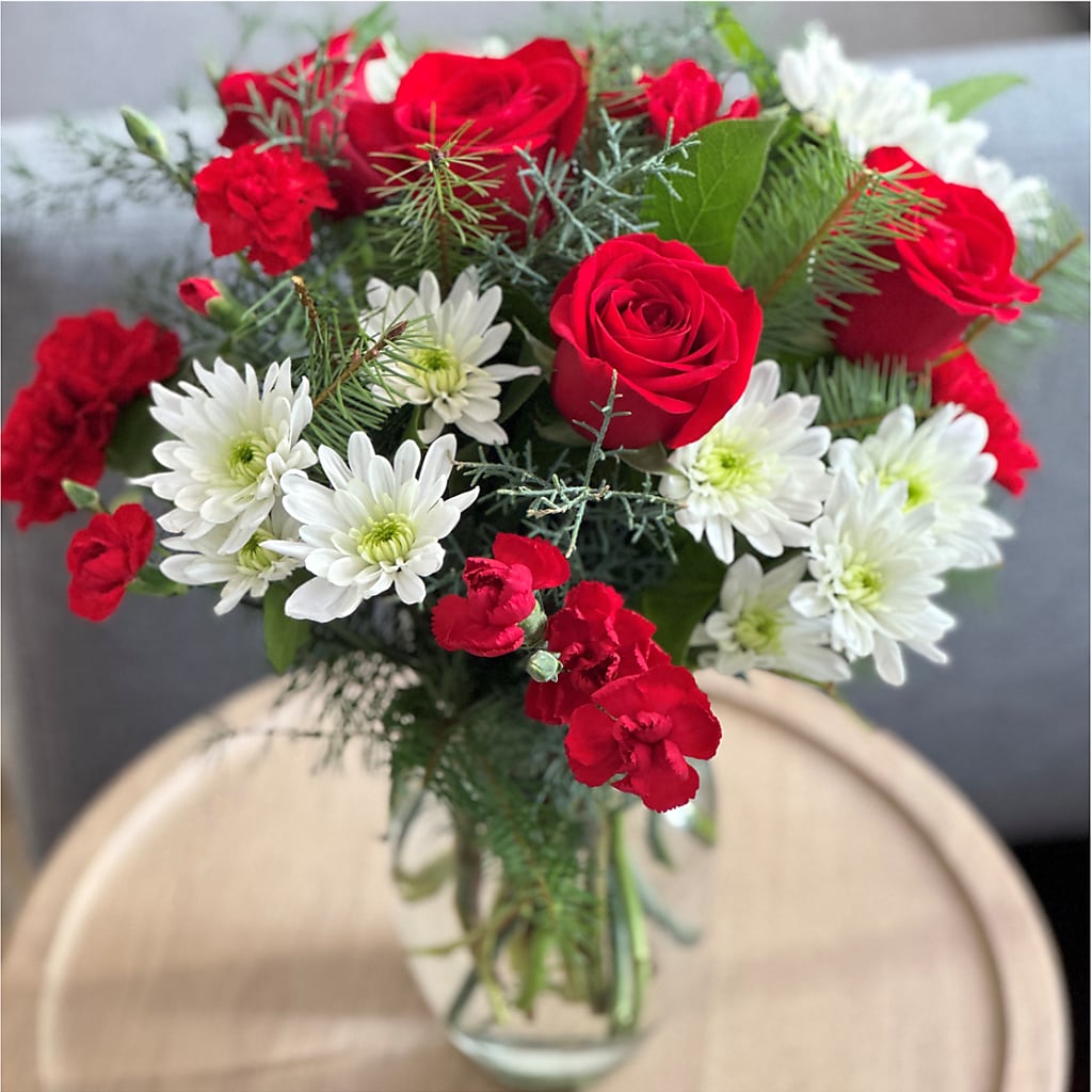 Seasonal Magic Bouquet –  Dynamic Flowers Of Royal Oak, Royal Oak MI