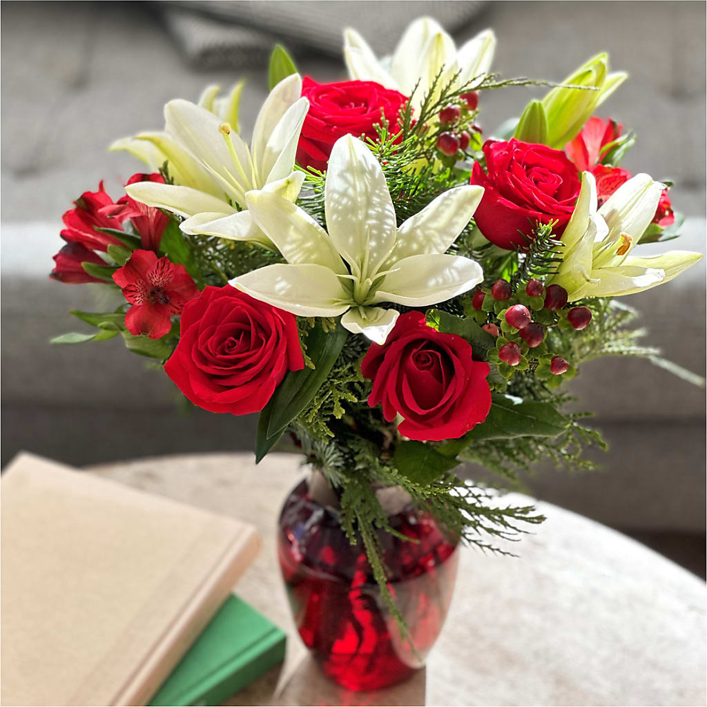 Evergreen Delight Bouquet –  Dynamic Flowers Of Royal Oak, Royal Oak MI