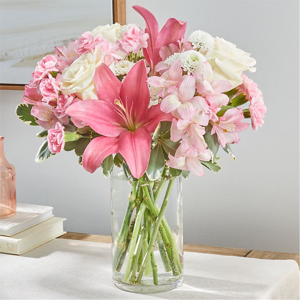 Piece of Cake Bouquet –  Dynamic Flowers Of Royal Oak, Royal Oak MI