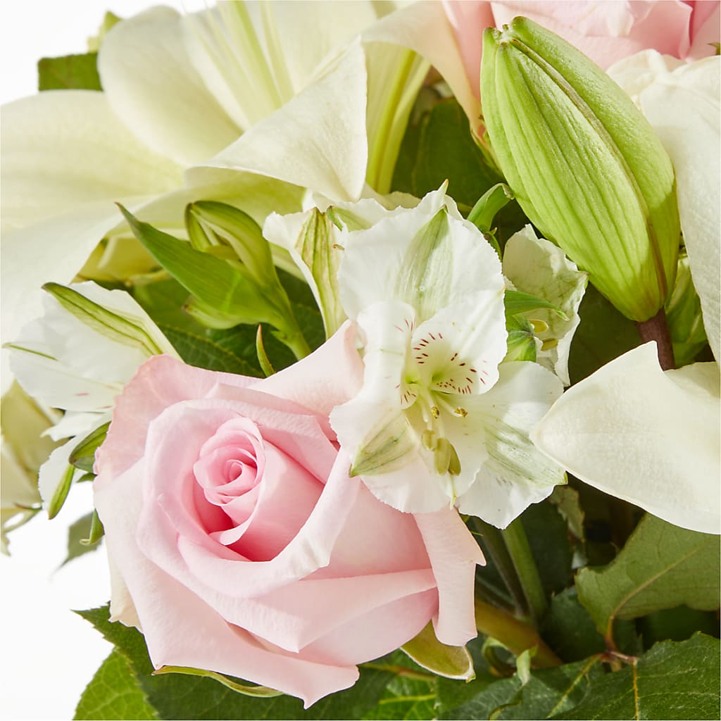 Kindhearted Bouquet –  Dynamic Flowers Of Royal Oak, Royal Oak MI