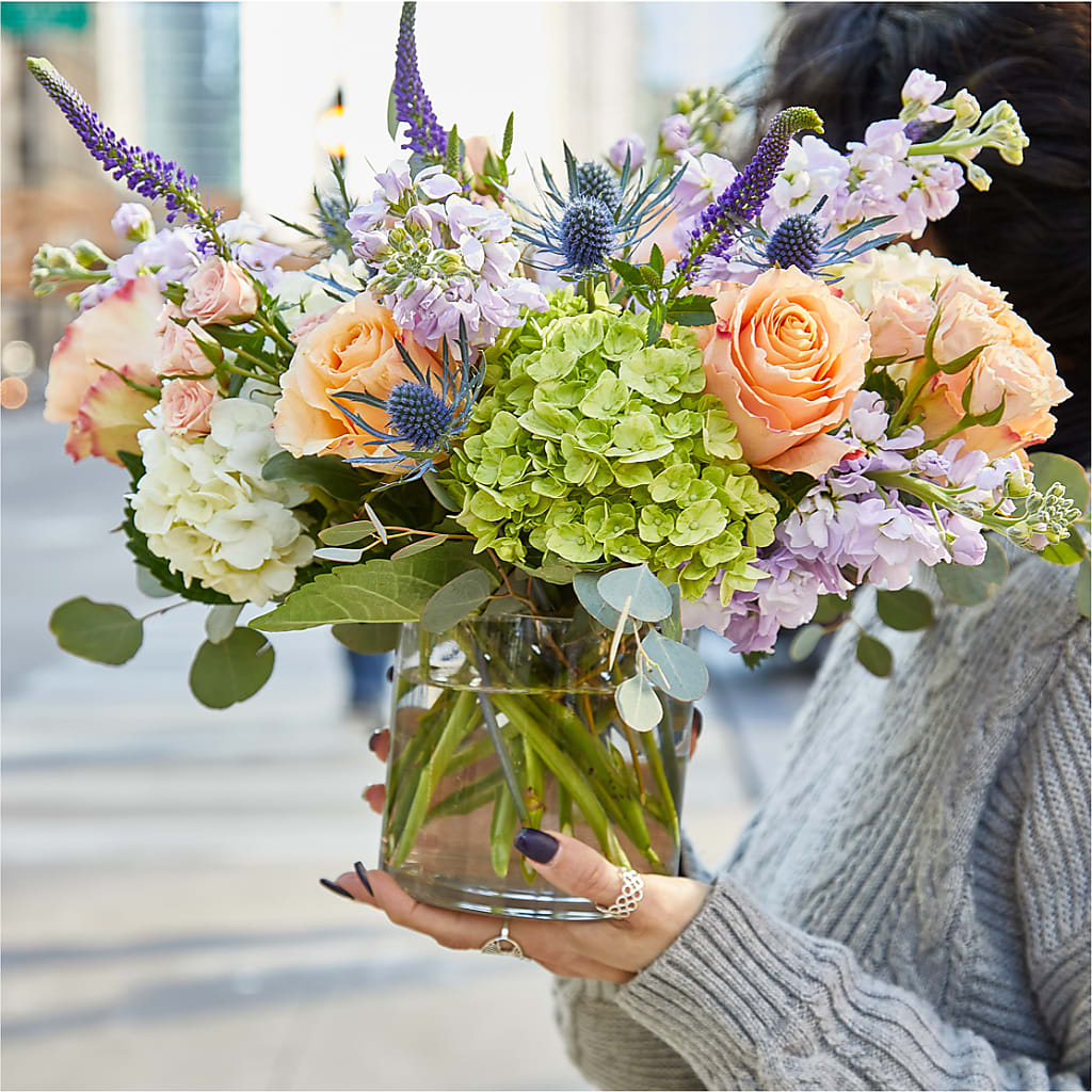 Porch Swing Bouquet –  Dynamic Flowers Of Royal Oak, Royal Oak MI
