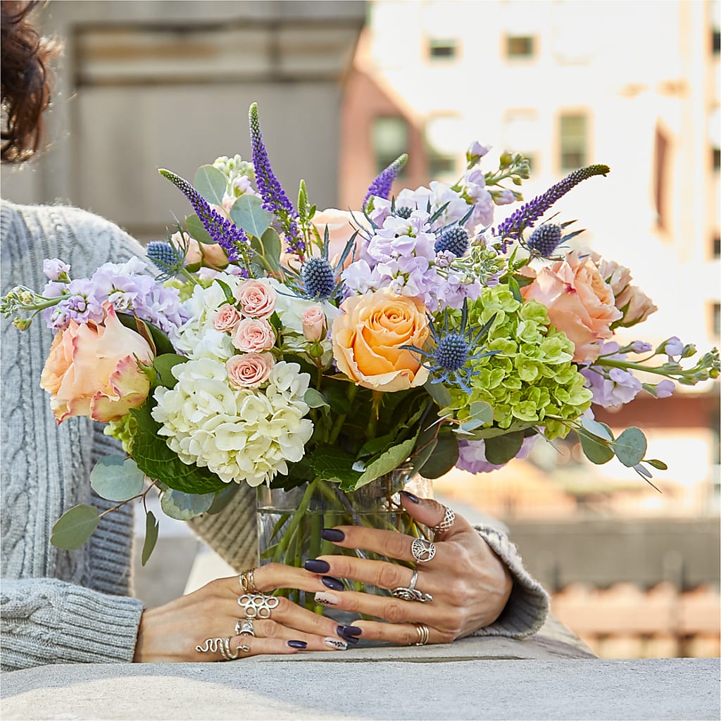 Porch Swing Bouquet –  Dynamic Flowers Of Royal Oak, Royal Oak MI